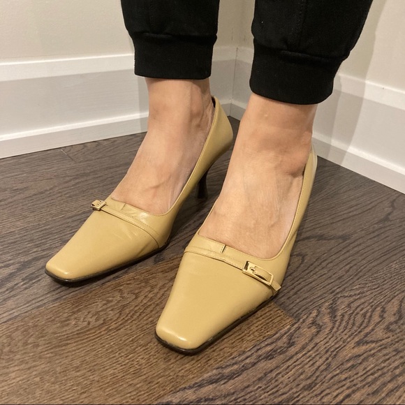 Anne Klein pumps - Picture 1 of 6